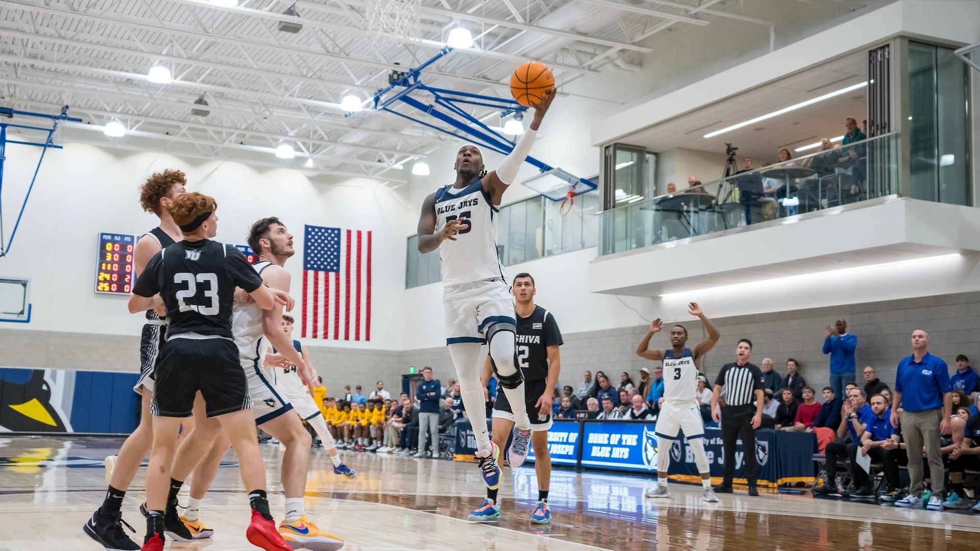 Men's Basketball Drops First Game of the Season, Falls to Trinity Saturday Afternoon