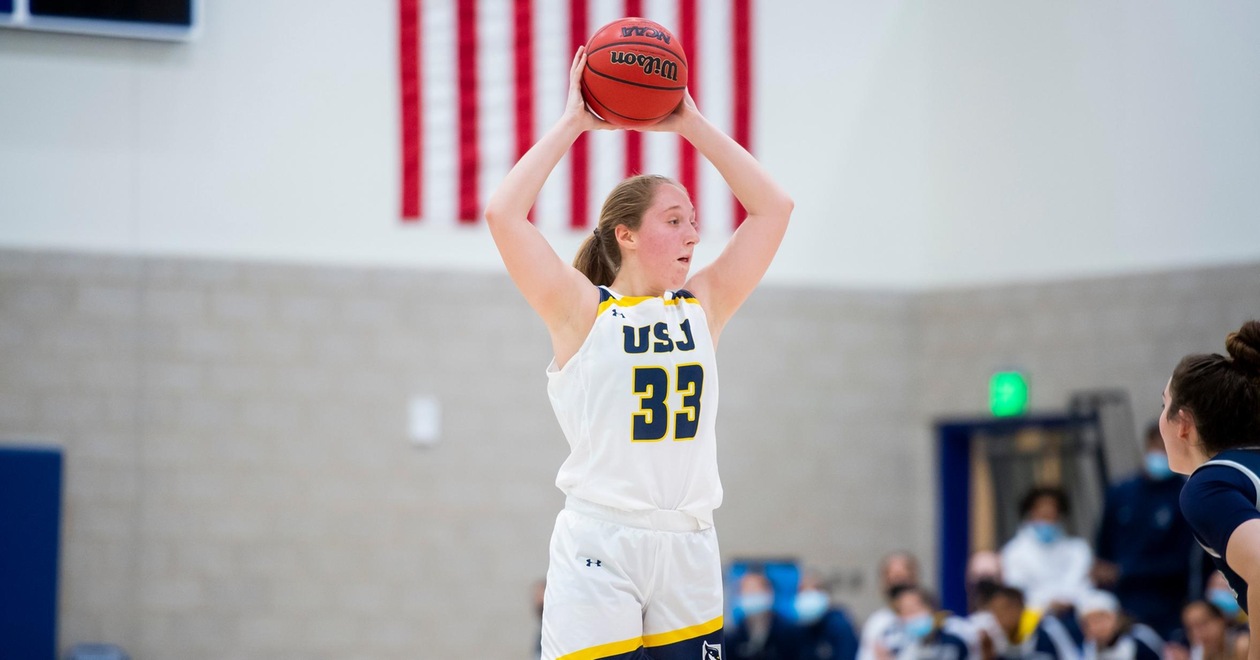 Women's Basketball Silences Lasers, 68-61, In Gutsy Road Win