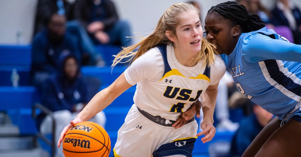 Women's Hoops Bounces Back, Defeats Elms, 65-55
