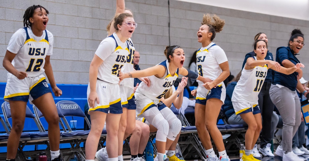 Strong Second Quarter Lifts Women's Hoops Past Norwich, 72-56