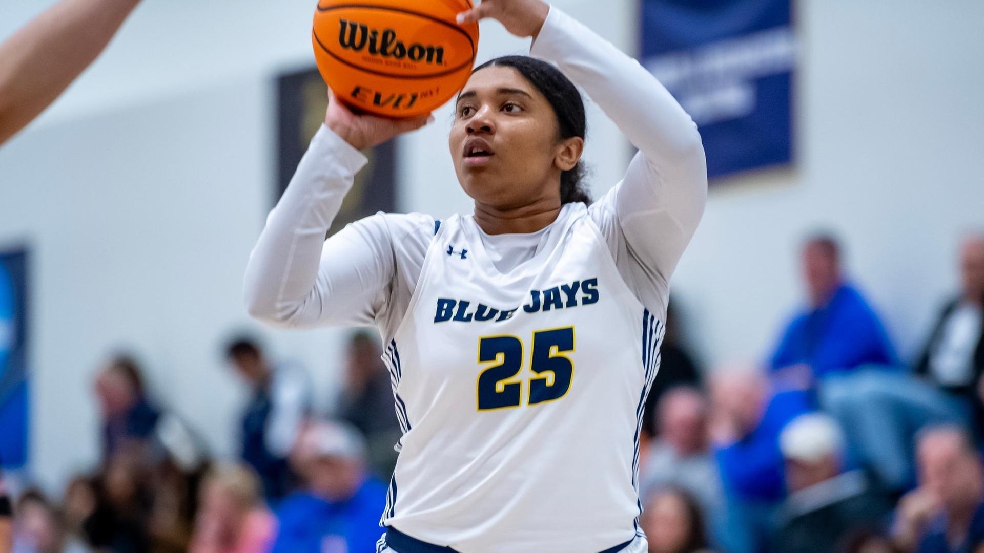 Women's Hoops Wins Seventh Straight, Takes Down Dean, 87-47
